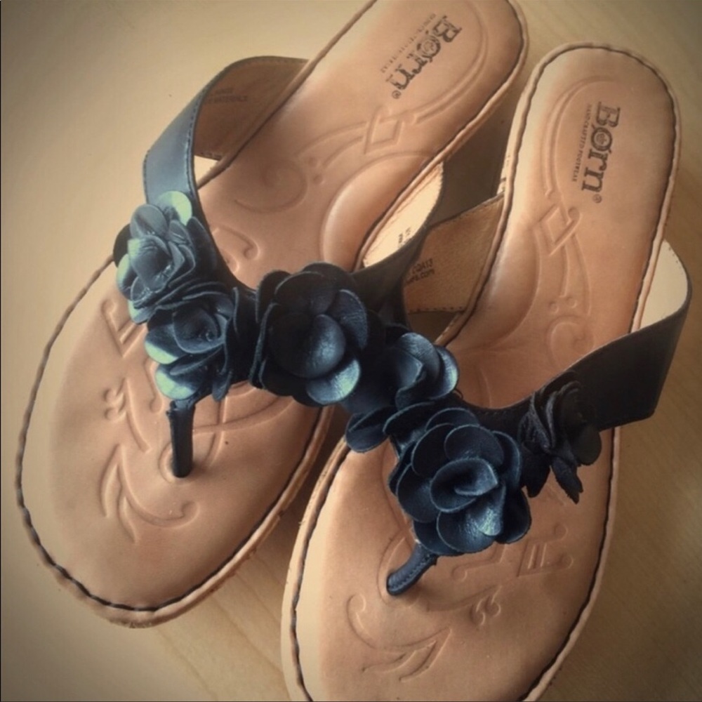 BÖRN BLACK & TAN WEDGE SANDALS